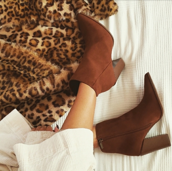 🆕️New England collection coffee faux suede boot - Picture 3 of 7